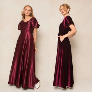 NWT IVY CITY CO | Puff Sleeve Sweetheart Tessie Dress in Wine Satin | Size 2
